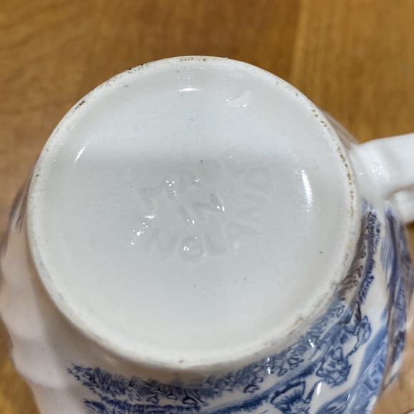 Vintage, teacup/saucer set, “Tulip Time”, by Johnson Bros. - Picture 10 of 12